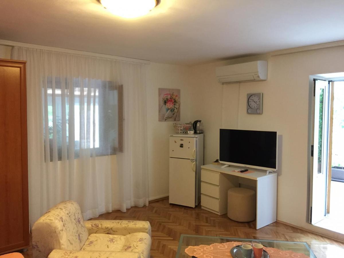 Room In Nerezine With Balcony, Wifi 4827-5 Exterior photo